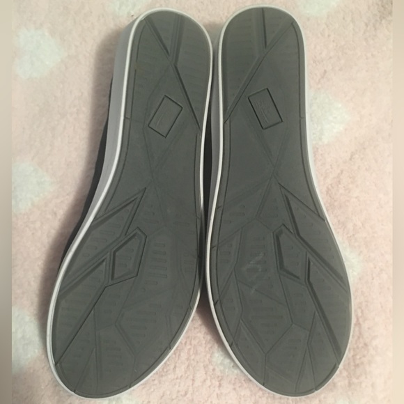 slip on shoes NWOT - Picture 3 of 7